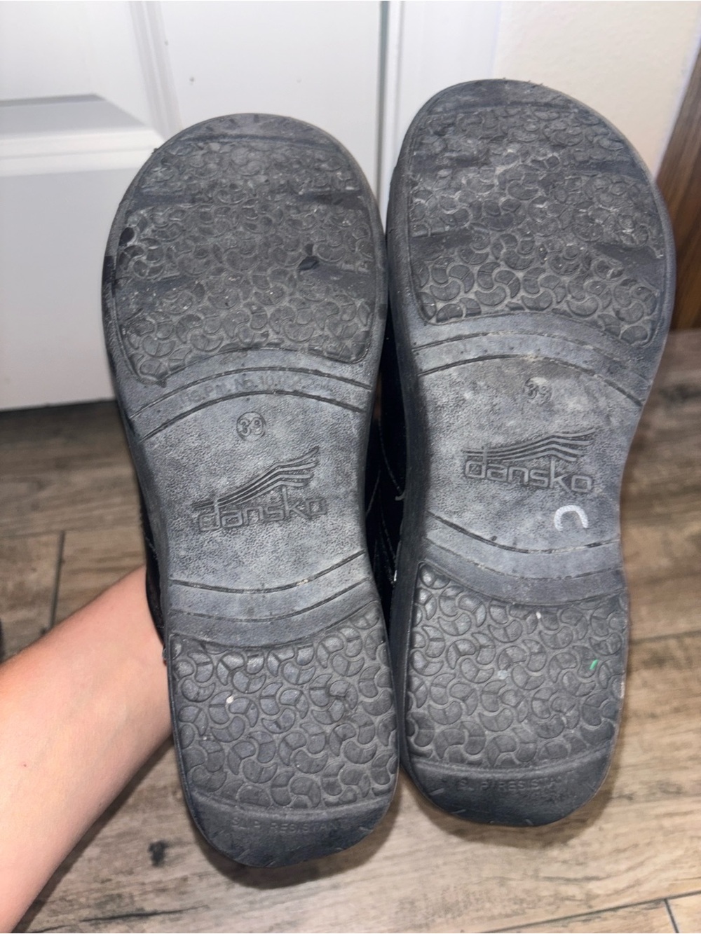 Dansko Black Leather Slip-On Clogs Size 39 Wide - Picture 6 of 6